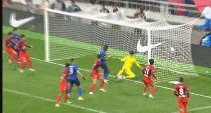 【超级杯】马莱莱捡漏茹萨染红 申花1比0海港捧杯