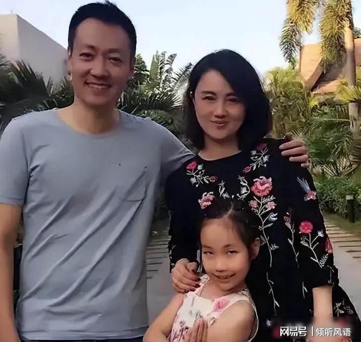 PG电子-朱媛媛去世不到一年，52岁辛柏青现身春晚彩排，恶心的一幕出现了