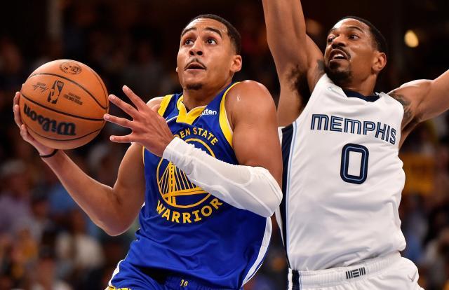 1651468768829072565.jpg PG电子-普尔替补神勇+团队篮板拼抢 勇士险胜灰熊拿下G1