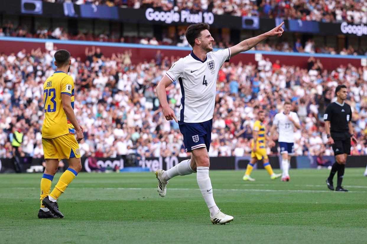 2-0！凯恩哑火，1.2亿巨头破门，英格兰丑陋赢球，图赫尔黑脸